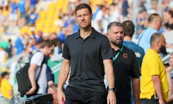 DE TEGENSTANDER | Alonso's magische Werkself