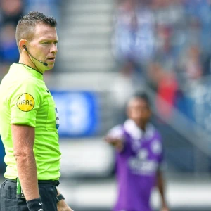 Allard Lindhout scheidsrechter tijdens wedstrijd tegen FC Utrecht en Feyenoord