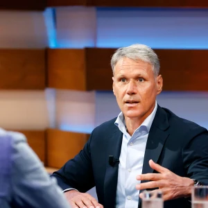 Van Basten: 'Dan kun je makkelijker naar voren voetballen'