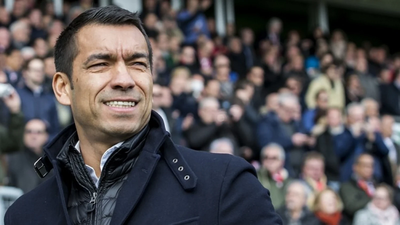 Van Bronckhorst blij met Feyenoorder: 'Hij is een weekje weg geweest maar heeft het daarna heel goed opgepakt'