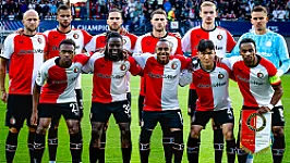Telegraaf: 'Vooral Hwang en Timber zijn keihard nodig over anderhalve week tegen Bayern München'
