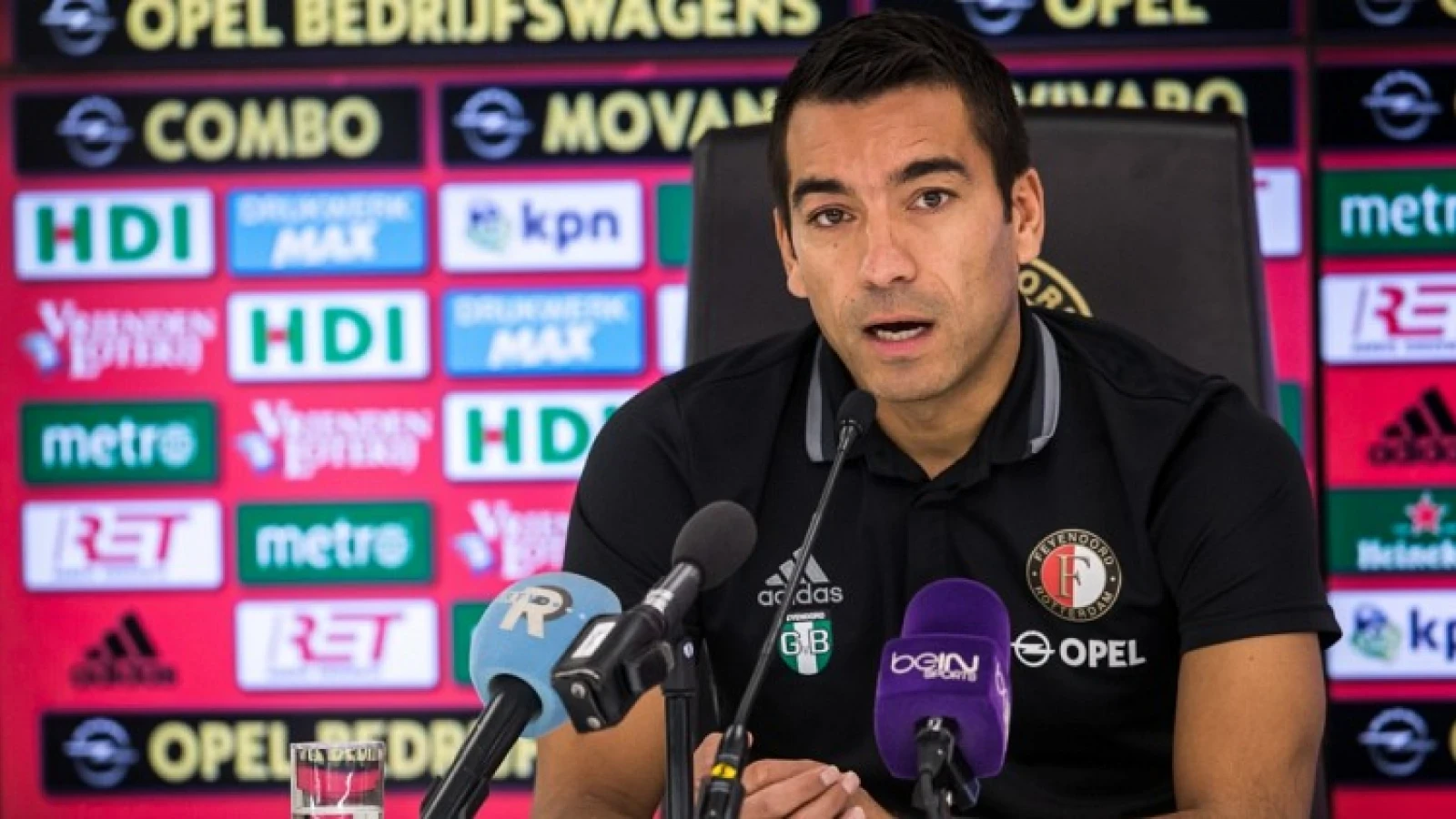 Van Bronckhorst geeft update over blessures bij Feyenoord