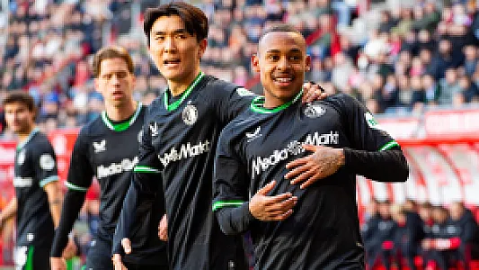 De kranten | Feyenoord swingt weer
