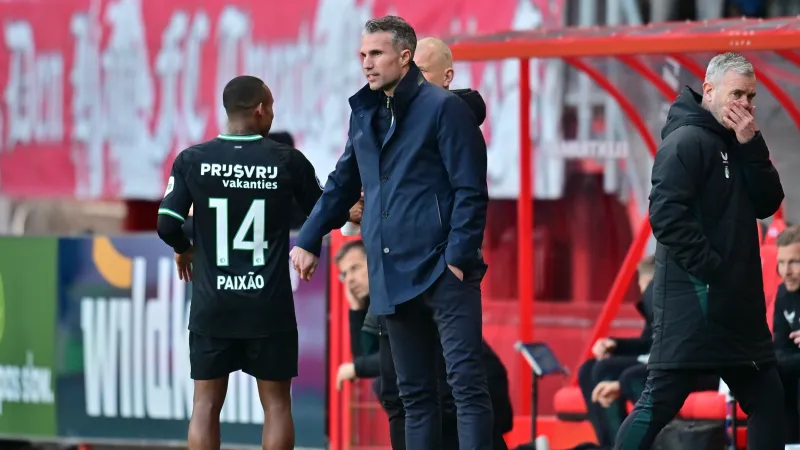 Vermoedelijke opstelling: 'Van Persie voert drie wijzigingen door'
