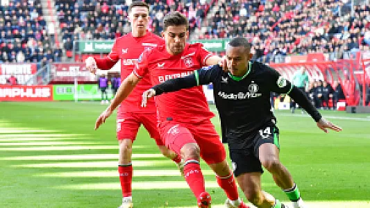 EREDIVISIE | Ajax wint van PSV, FC Twente verliest van Heracles Almelo