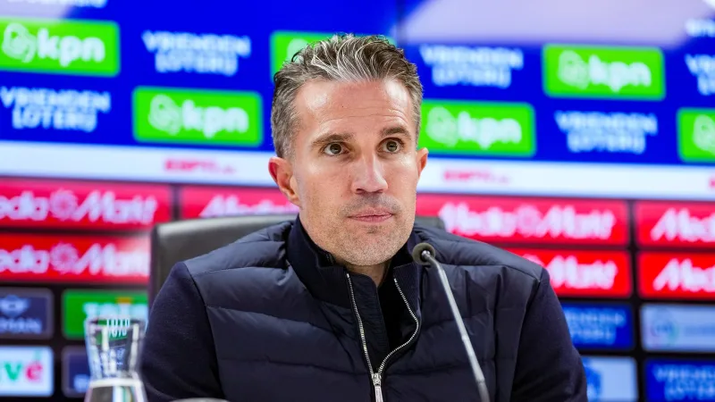 Van Persie over meespelen Feyenoorder: 'Dat was tot een uur voor de wedstrijd nog een vraagteken'