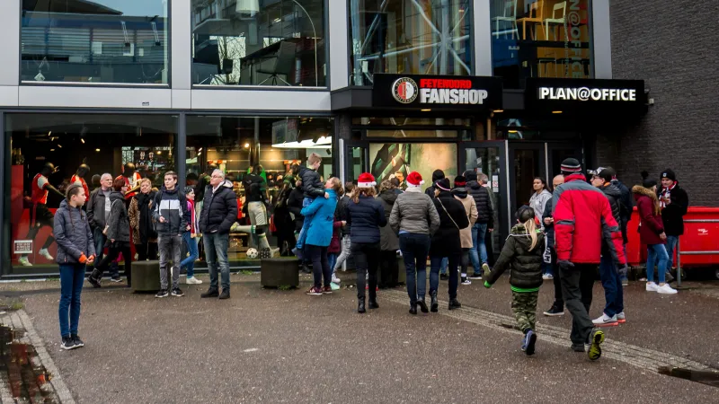 Meer dan 3000 inzendingen voor nieuw tenue van Feyenoord