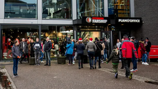 Meer dan 3000 inzendingen voor nieuw tenue van Feyenoord
