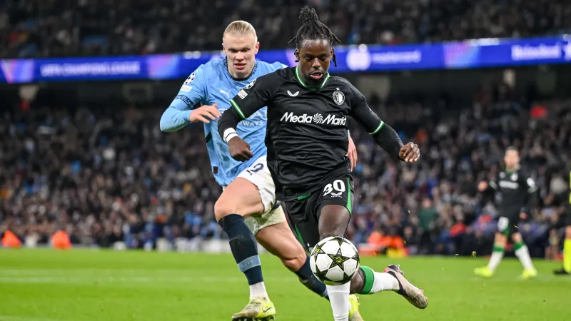 Jordan Lotomba na lang blessureleed weer op het trainingsveld