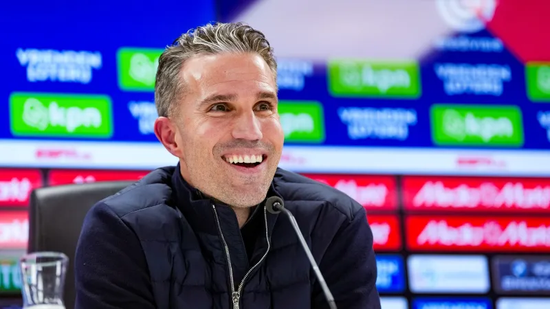 Van Persie gaat in op herstel Feyenoorder: 'Dat gaat de goede kant op'