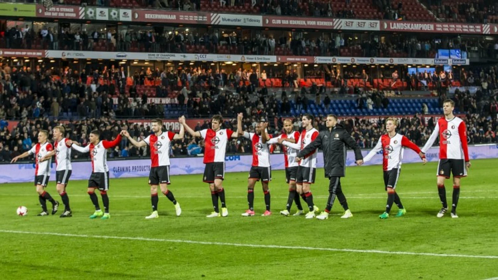 Van Duren: 'Feyenoord moet PEC bij de strot grijpen'