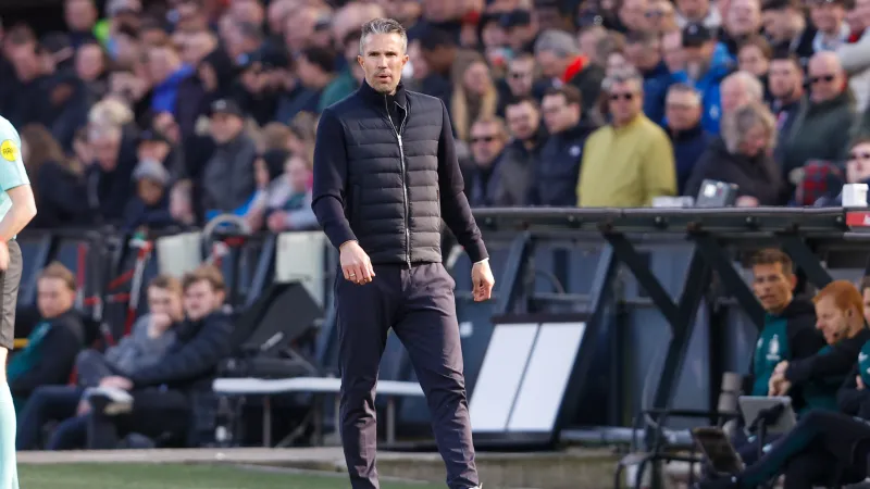 Vermoedelijke opstelling: 'Voor wie kiest Van Persie op het middenveld'