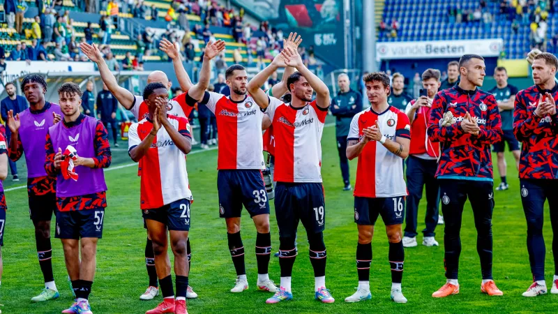 STAND | Feyenoord blijft derde na winst op Fortuna Sittard