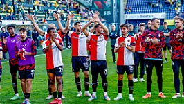 STAND | Feyenoord blijft derde na winst op Fortuna Sittard