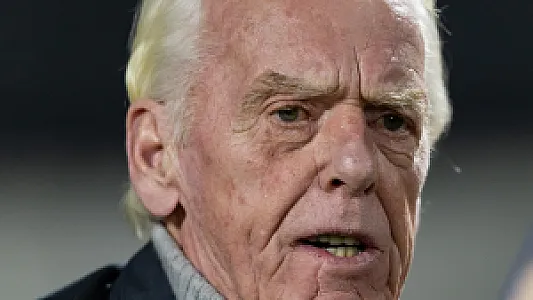 Supporters nemen afscheid van Leo Beenhakker