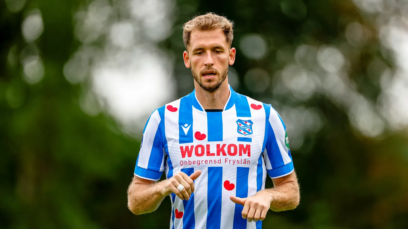 Speler Heerenveen openlijk oneens met beslissing Van Persie