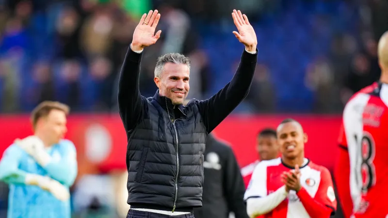 Bijzondere reeks voor Van Persie, evenaart Slot en jaagt nu op prestatie Van Marwijk