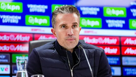 Van Persie geeft update over inzetbaarheid van spelers