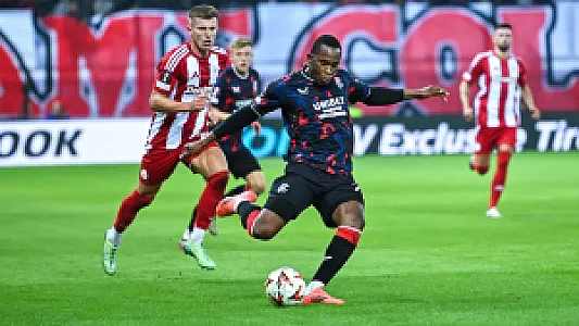 Feyenoord-huurling keert terug van blessure en laat meteen van zich horen