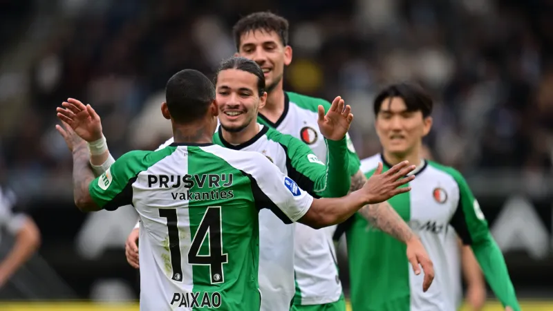 Feyenoord wint overtuigend van Heracles Almelo