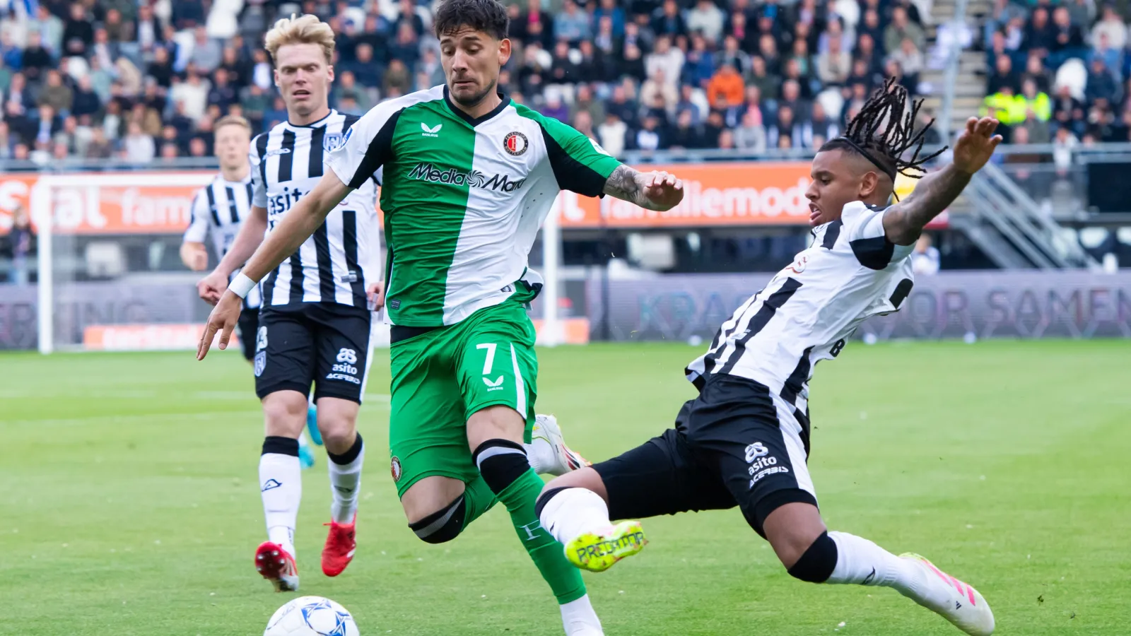 STAND | Feyenoord blijft derde
