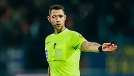 Marc Nagtegaal scheidsrechter tijdens wedstrijd tussen Feyenoord en RKC Waalwijk