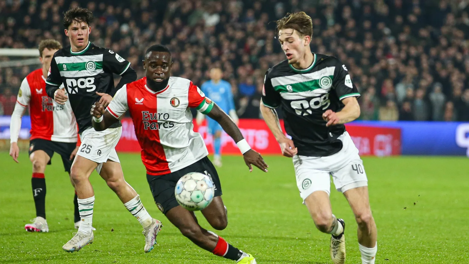 Feyenoord blijft actief: 'Openingsbod van 5 miljoen op transfertarget'
