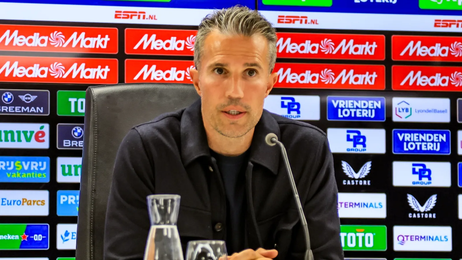 Vermoedelijke opstelling: 'Van Persie vangt schorsing Hwang op met Zerrouki'