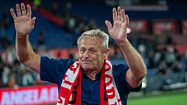 Houtman vereerd: 'Ik zou zeggen, typisch Feyenoord publiek'