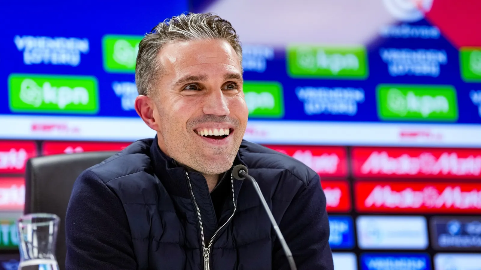 Van Persie: 'Ik laat het op me af komen'