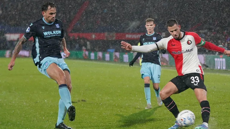 DE TEGENSTANDER | Robin van Persie derby