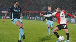 DE TEGENSTANDER | Robin van Persie derby