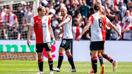 'FC Twente gaat zich melden bij Feyenoord voor middenvelder'