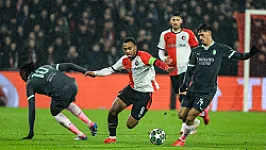 'Feyenoord biedt Timber nieuw contract aan'