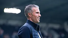 OPSTELLING | Van Persie geeft basisplaats aan Andreev