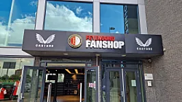 Feyenoord presenteert thuistenue 2025 -2026 met gouden accenten