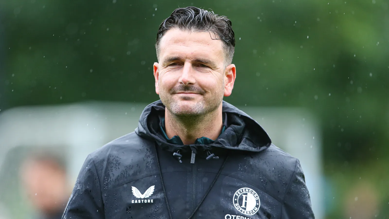 'Feyenoord maakt op korte termijn vertrek Stam bekend'