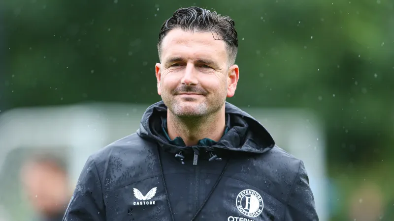 'Feyenoord maakt op korte termijn vertrek Stam bekend'