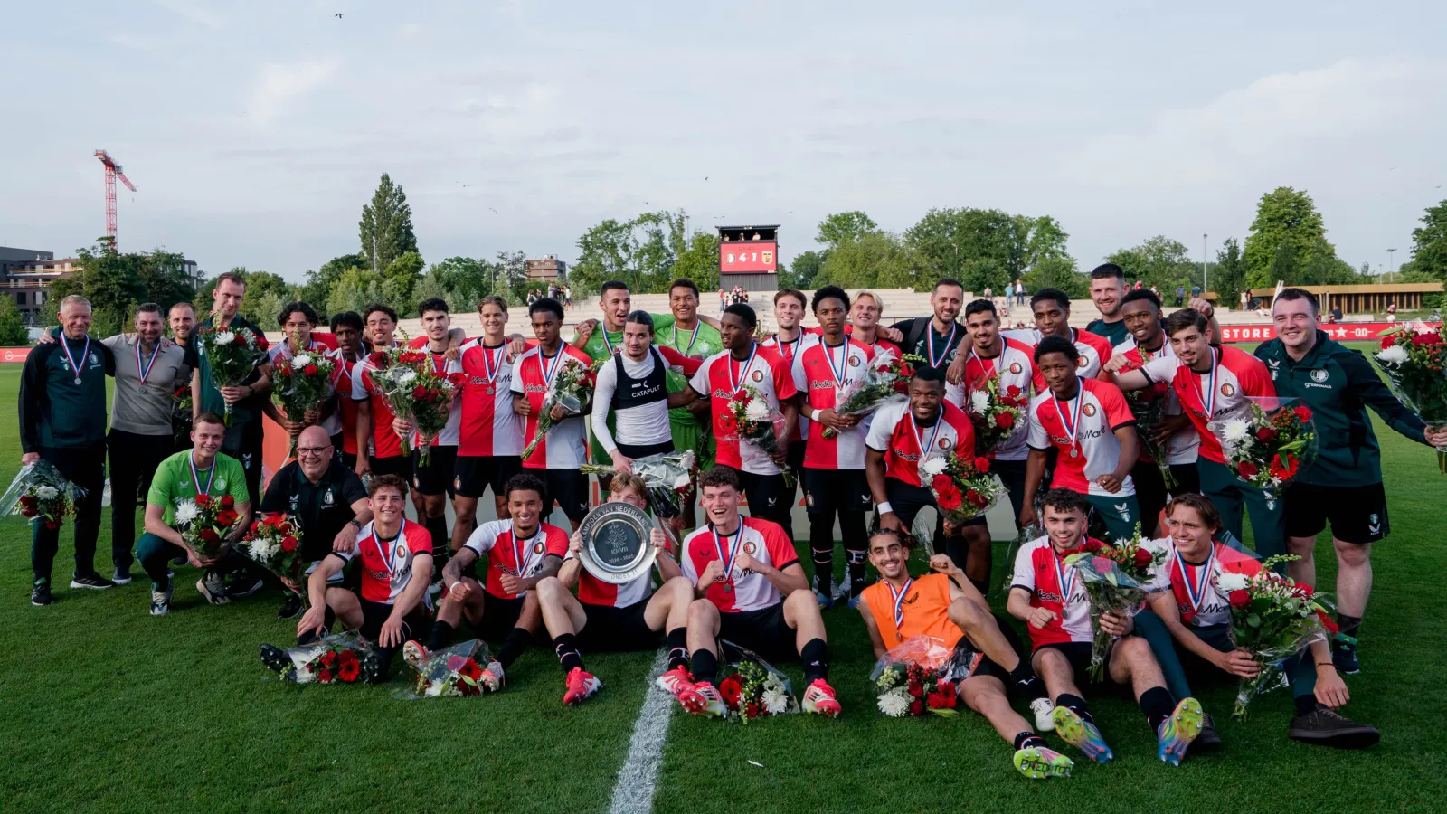 Verkoop voor promotieduel gestart