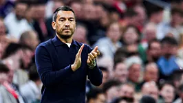 'Van Bronckhorst kan stap maken naar de Premier League'