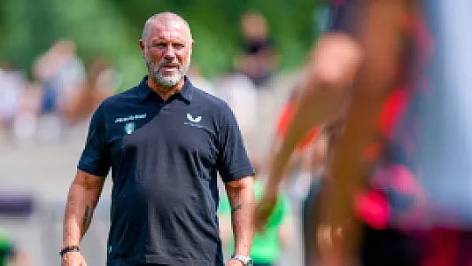 John de Wolf toont kwetsbaarheid met bijzonder boek: 'Ma, ik ben het, John de Wolf'