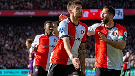 'Transferdruk in Rotterdam: miljoenen op het spel voor Feyenoord'