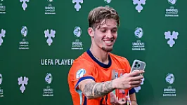 VI: 'Als FC Groningen niet zakt met de vraagprijs, komt Valente niet naar De Kuip'