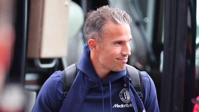 OPSTELLING | Van Persie start met de volgende elf