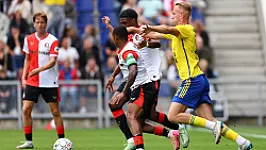 Feyenoord wint overtuigend in Leeuwarden