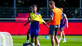 'Contact met Eredivisieclub voor verhuur jeugdspeler'