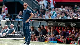 Van Persie komt met update over afwezigheid van drietal