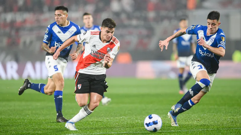 'Hancko blijft voorlopig, maar Feyenoord nog steeds geïnteresseerd in Gómez'