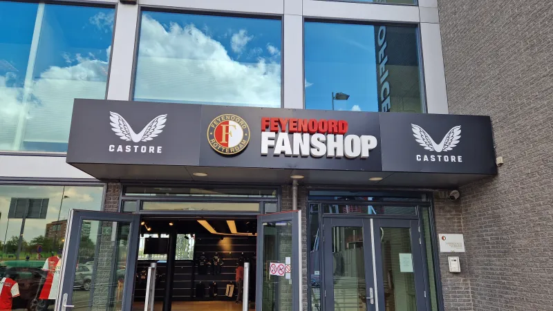 Feyenoord presenteert het uittenue voor het nieuwe seizoen