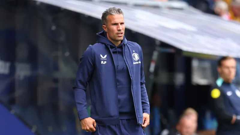 Van Persie aangeslagen na blessure Beelen: 'Dat het er niet goed uit ziet dat spreekt voor zich'